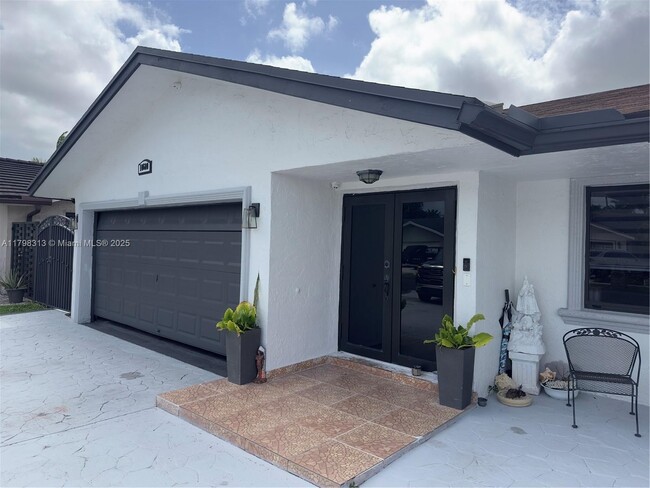 Foto del edificio - 10600 SW 146th Ct