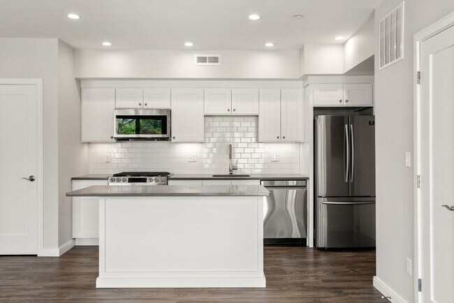 Foto del edificio - 375 Pleasant St