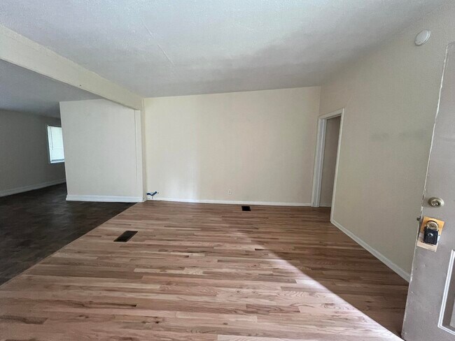 Foto del edificio - 602 Kyle St