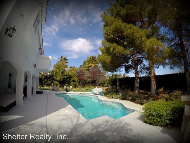 Building Photo - 4 br, 3.5 bath House - 2223 Versailles Ct