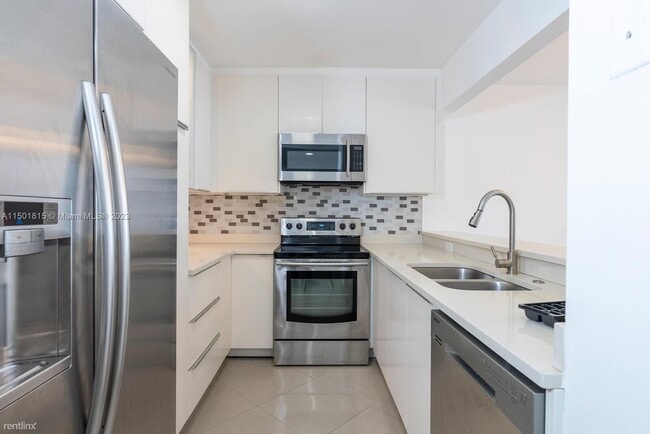 Building Photo - 3 br, 2 bath House - 16531 NE 35th Ave # 203