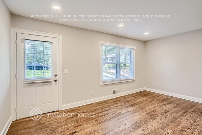 Building Photo - 3179 Santa Fe Trail SW