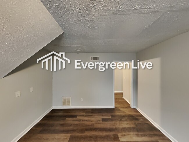 Foto del edificio - 5052 Galbraith Cir