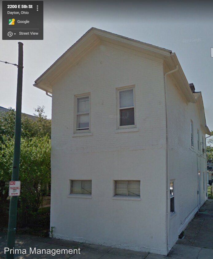 Primary Photo - 2200 E 5th St