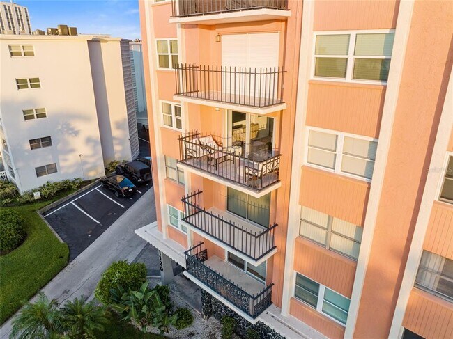 Foto del edificio - 1120 N Shore Dr NE