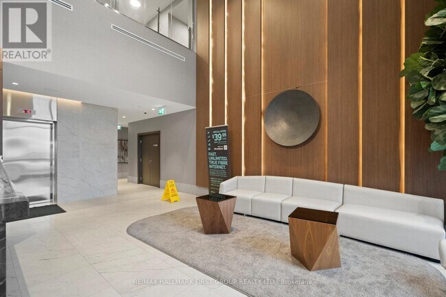 Building Photo - 8 Nahani Way