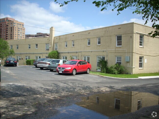 Building Photo - 730-736 N Oakland St