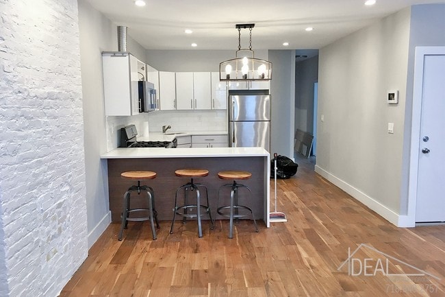 Building Photo - 1332 Prospect Place #1R