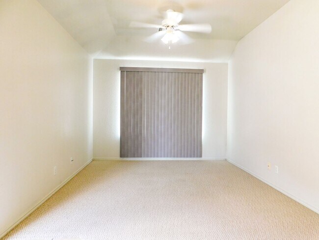 Foto del edificio - 3707 Littleleaf Dr