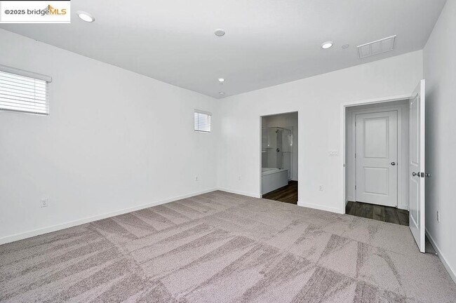Foto del edificio - 354 Astilbe St