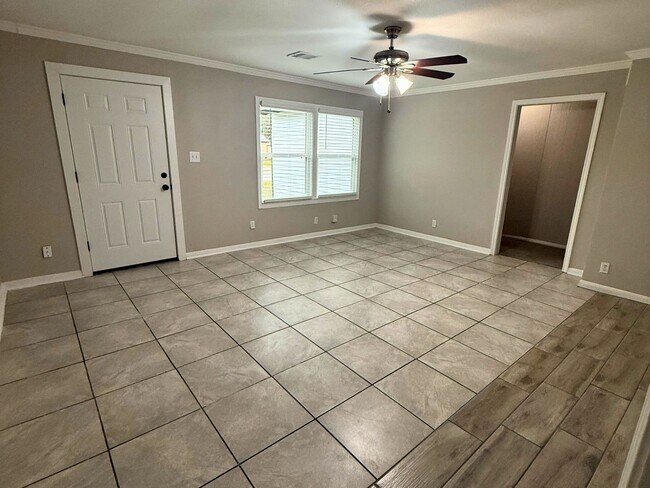 Foto del edificio - 5142 Balkin St