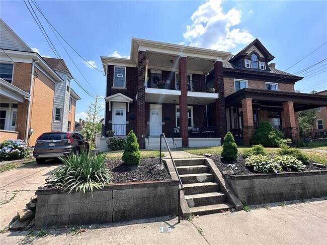 Foto del edificio - 302 Bailey Ave