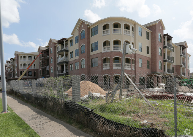 Building Photo - The Abbey at Westminster Plaza