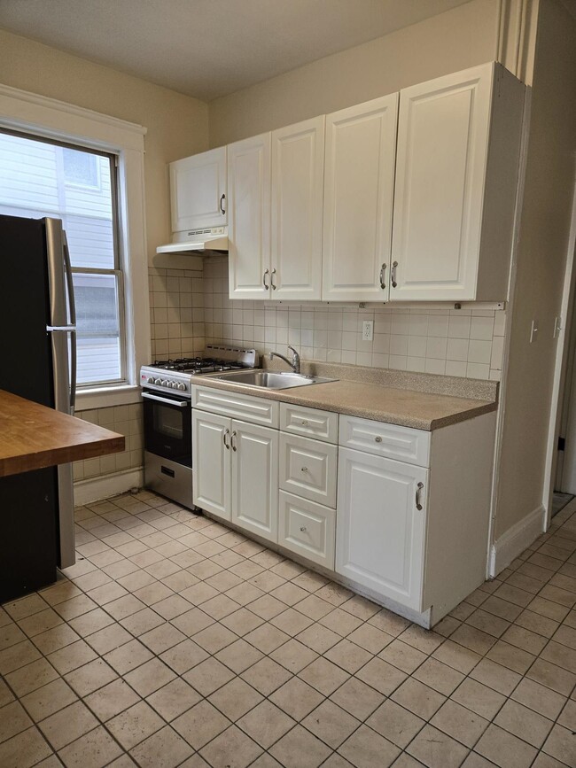 Building Photo - 436 Anderson Ave