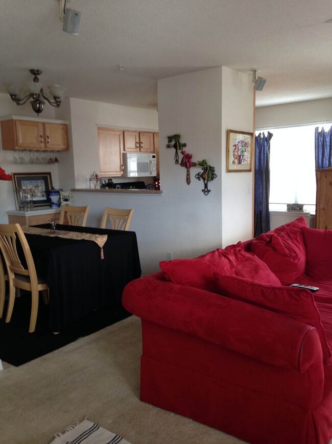 Building Photo - Spacious 2 bed 2.5 bath Broomfield Townhom...