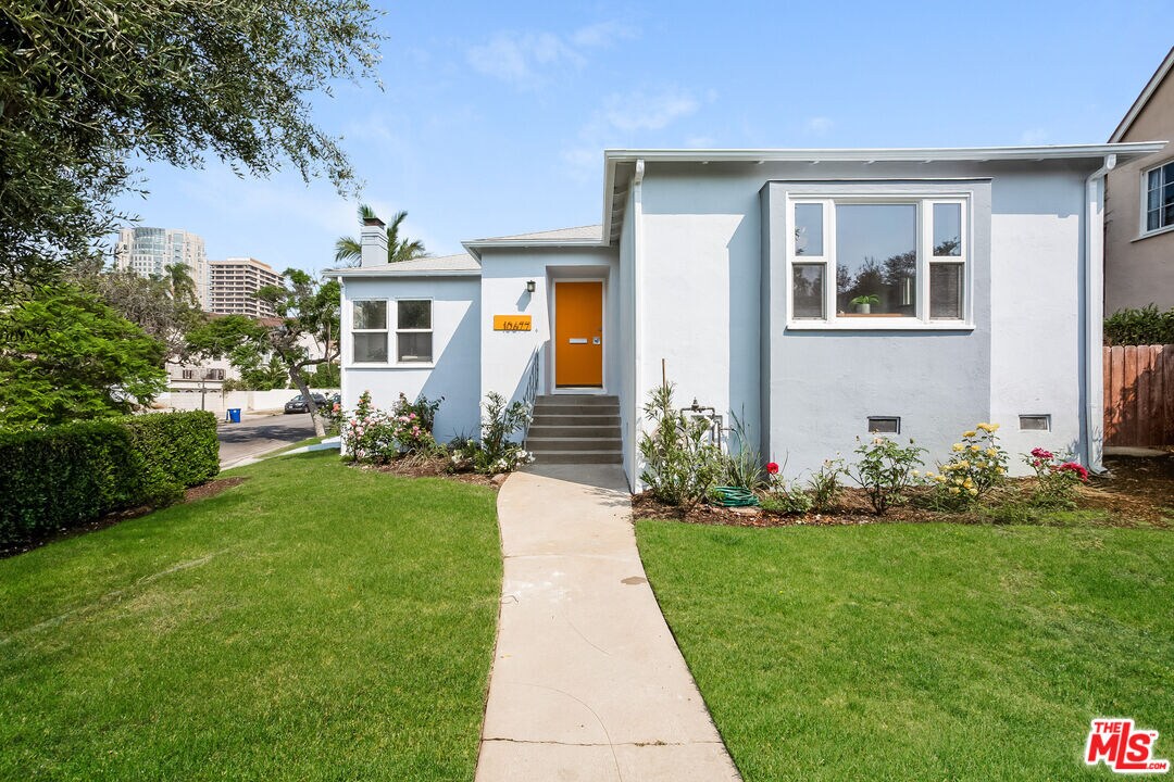 Primary Photo - 10677 Ohio Ave