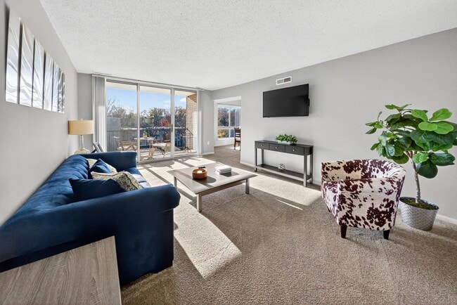 Building Photo - Brinkley House