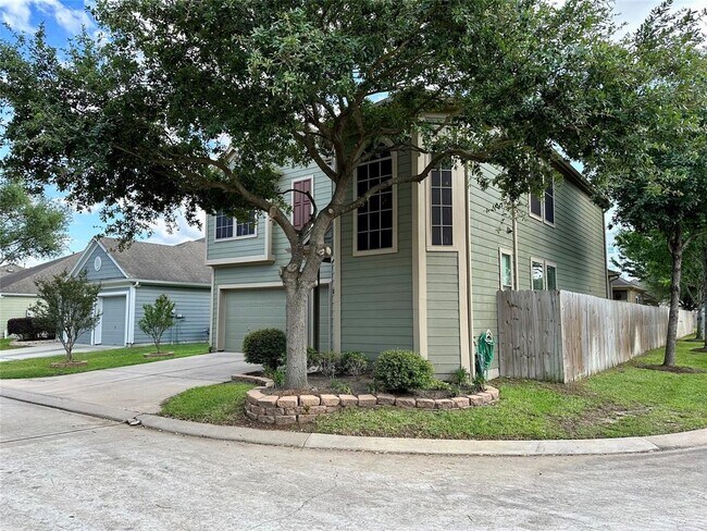 Building Photo - 6035 Lynwood Banks Ln
