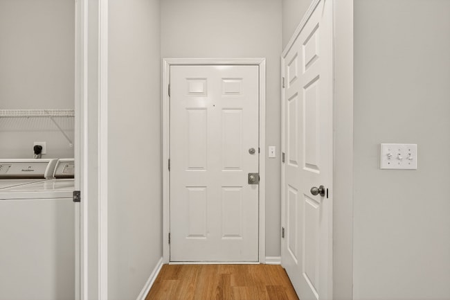 Building Photo - 1340 SE Florence Dr