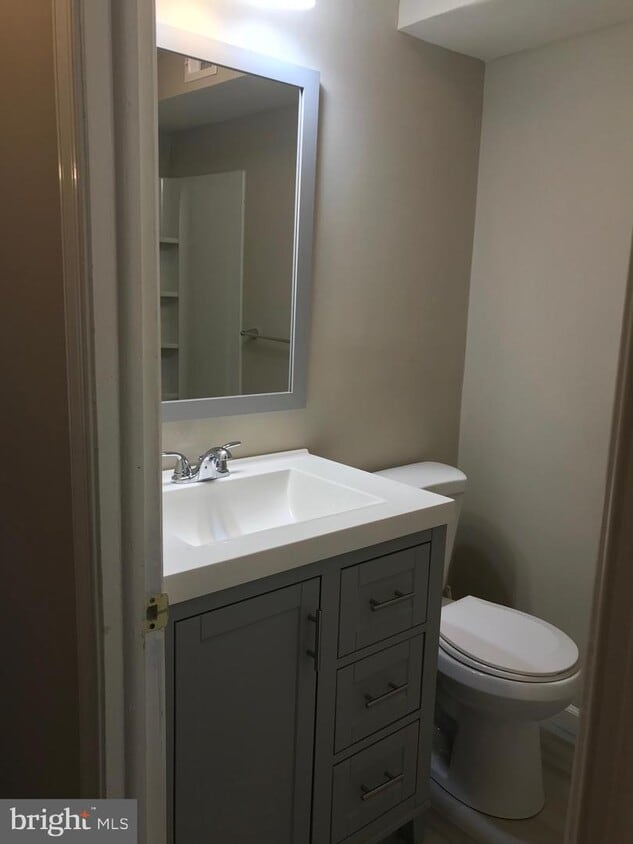 311 E 4th St Unit 6, Bridgeport, PA 19405 Room for Rent in Bridgeport