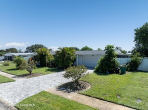 Building Photo - 410 Finch Dr