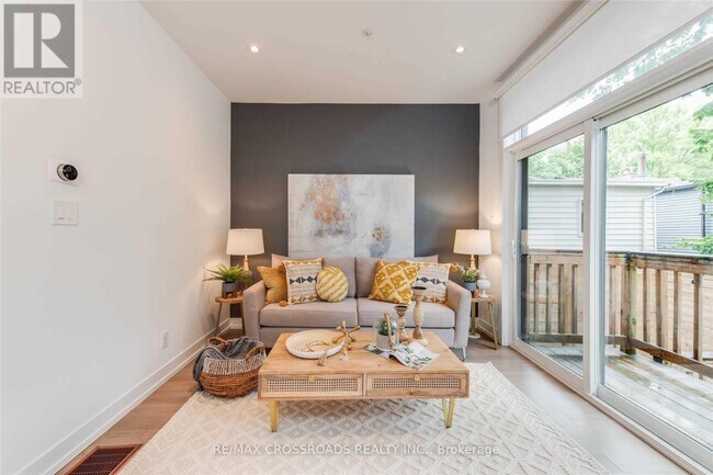 Building Photo - 12 Vince Ave