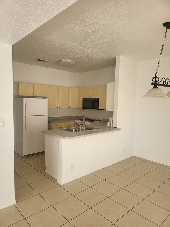 Foto del edificio - North Valley 2story Townhouse 1508/sf 3/Bd...