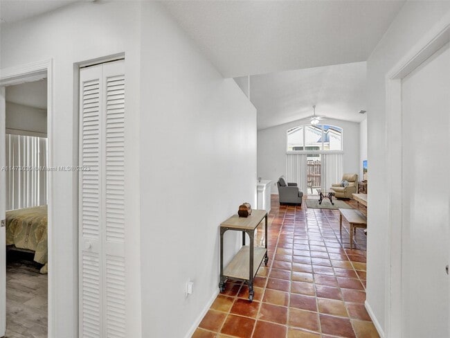 Foto del edificio - 16541 NW 5th St