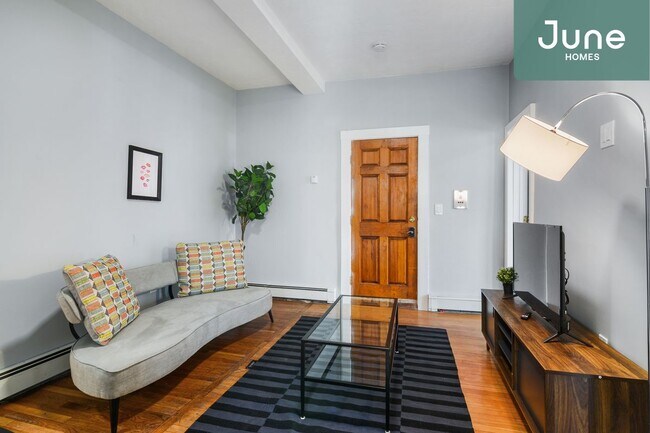 Foto del edificio - Full room in 4-bed/1.5-bath Home