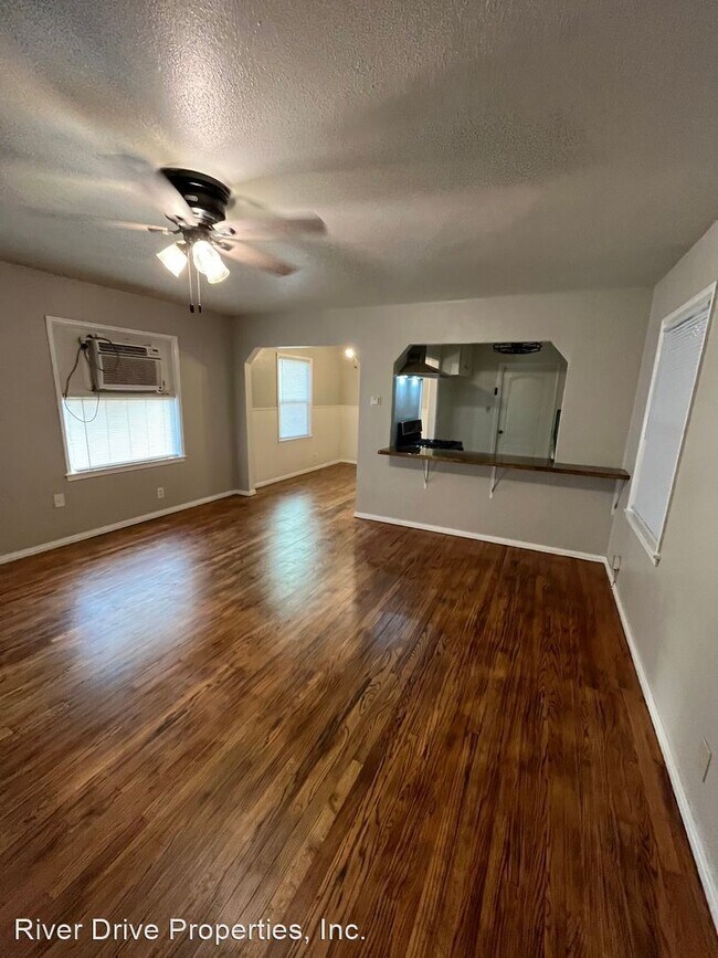 Foto del edificio - 2 br, 1 bath House - 1749 Cypress Way