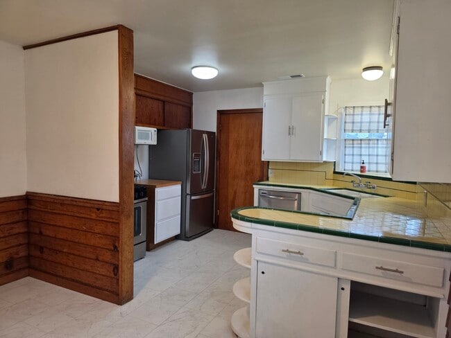 Building Photo - 3254 Magowan Dr