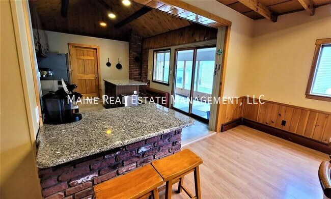 Building Photo - 180 Fourth St.-