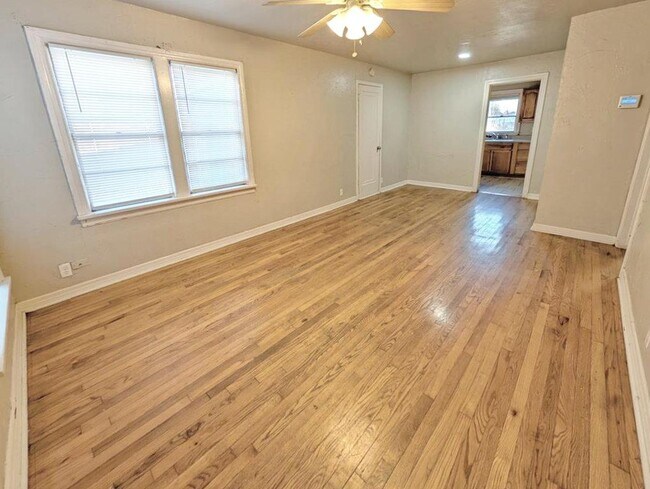 Foto del edificio - 4908 N College Ave