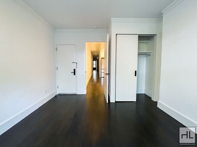 Building Photo - 3 PLACE / Carroll Gardens / Beautiful 2 Be...