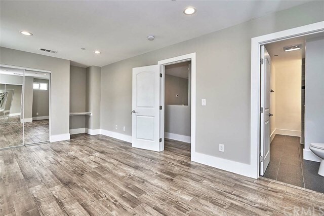 Building Photo - 1323 W 37th Dr