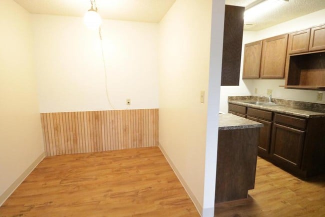 Building Photo - 1315 D Street, #12