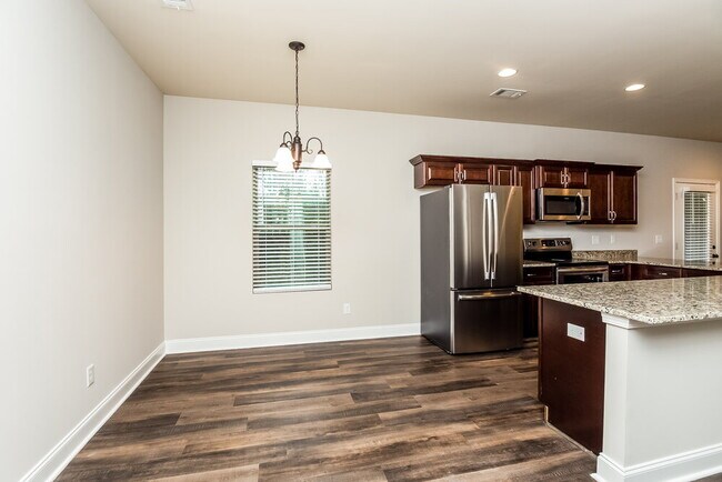 Building Photo - 1161 Pebble Ridge Dr