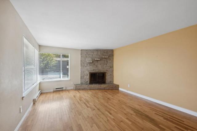 Building Photo - 4 bedroom in Seattle WA 98103