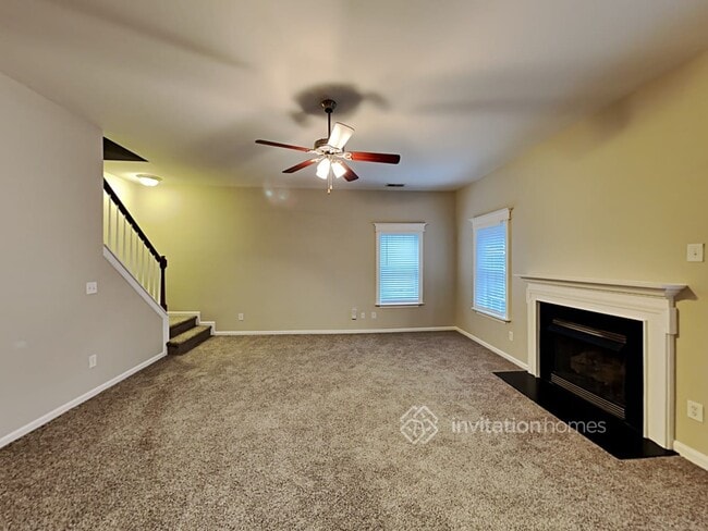 Foto del edificio - 14135 Lake Crossing Dr