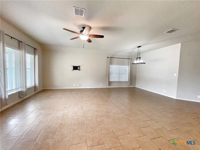Foto del edificio - 2743 Wheatfield Wy