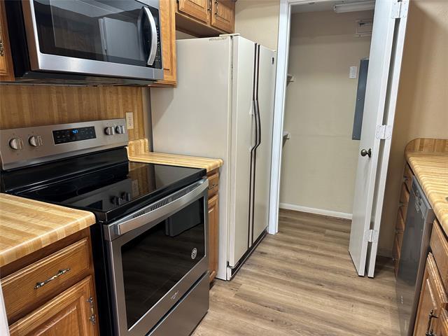 Building Photo - 927 Signal Ridge Pl