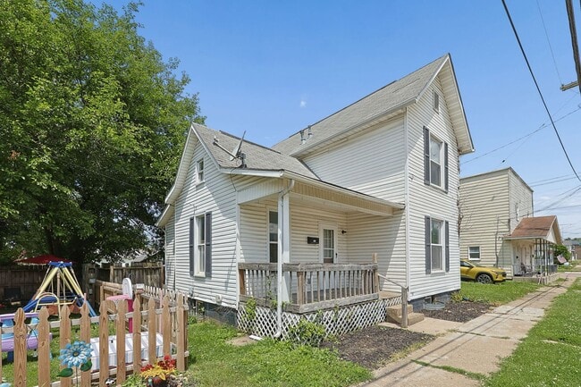 Building Photo - 3 Bed, 1 Bath Home with Fenced Backyard | Fresh Updates Throughout | Newark, OH