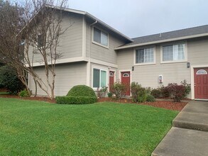 Building Photo - 2140 Woolner Ave