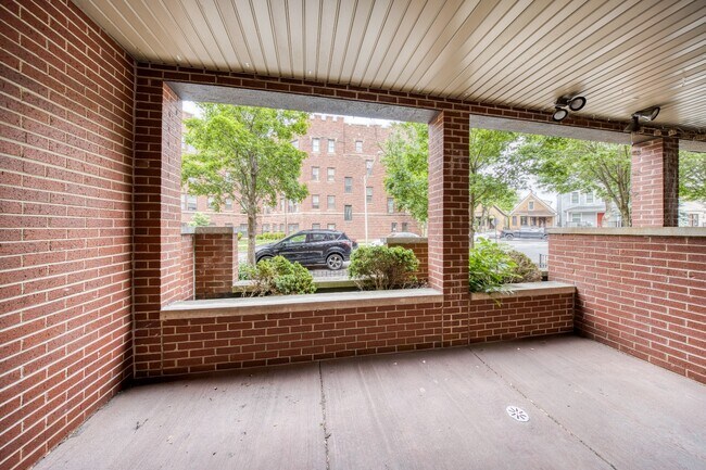 Foto del edificio - 1 Bedroom - Logan Square Available ASAP!