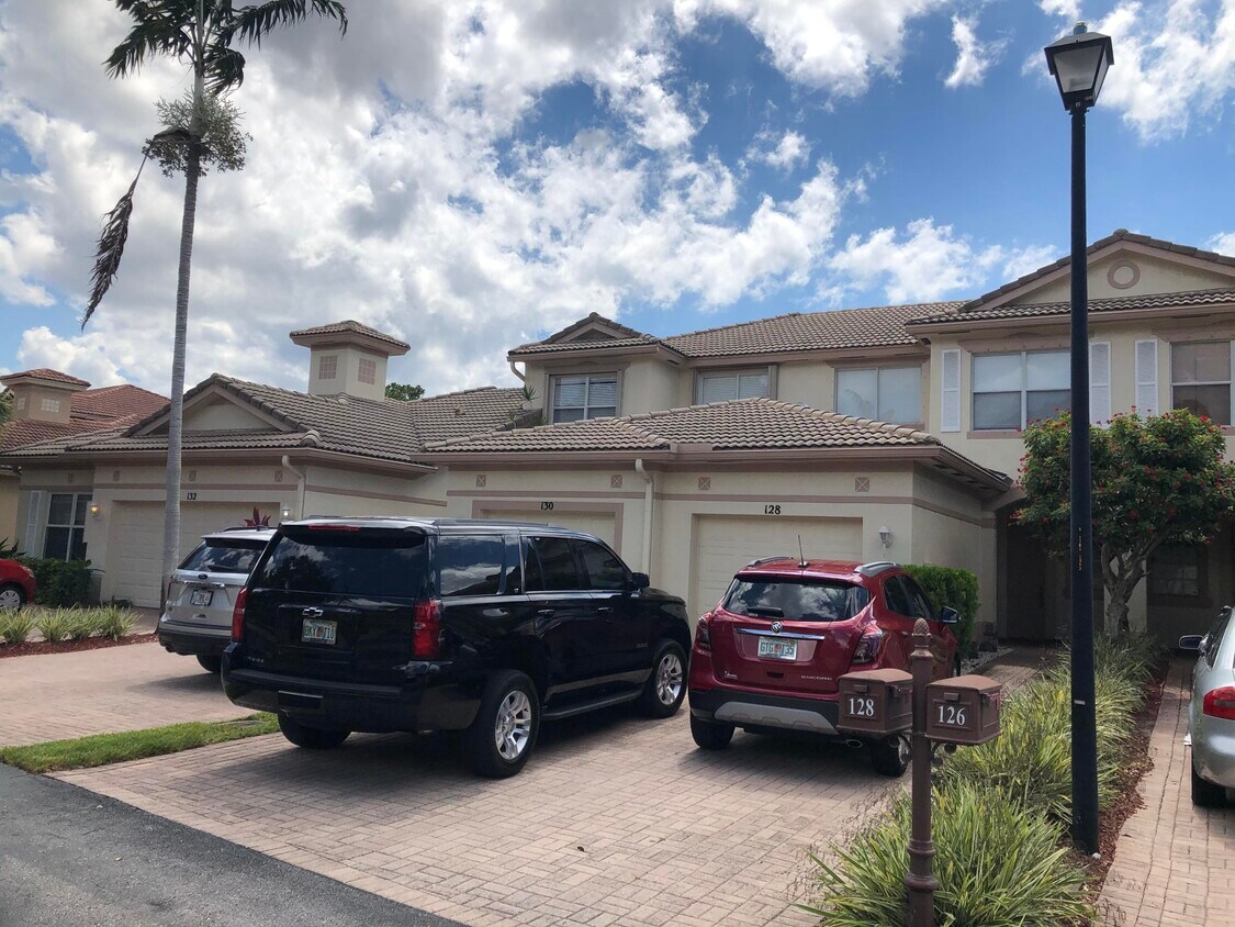128 Coconut Key Ln, Delray Beach, FL 33484 Townhome Rentals in Delray