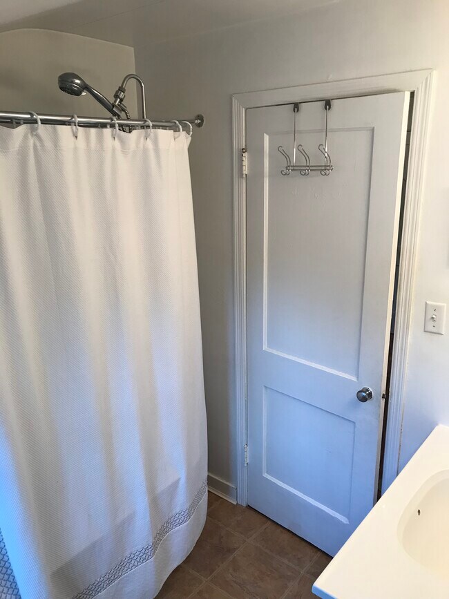 Foto del edificio - 418 Losey Blvd S