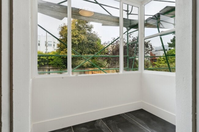 Building Photo - 673 7th Ave