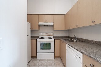 Building Photo - 333 Sidney Belsey Crescent