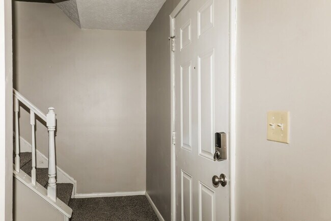 Foto del edificio - 822 Woodlark Dr
