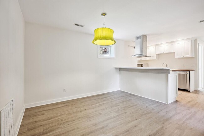 Foto del edificio - 7717 Carroll Ave
